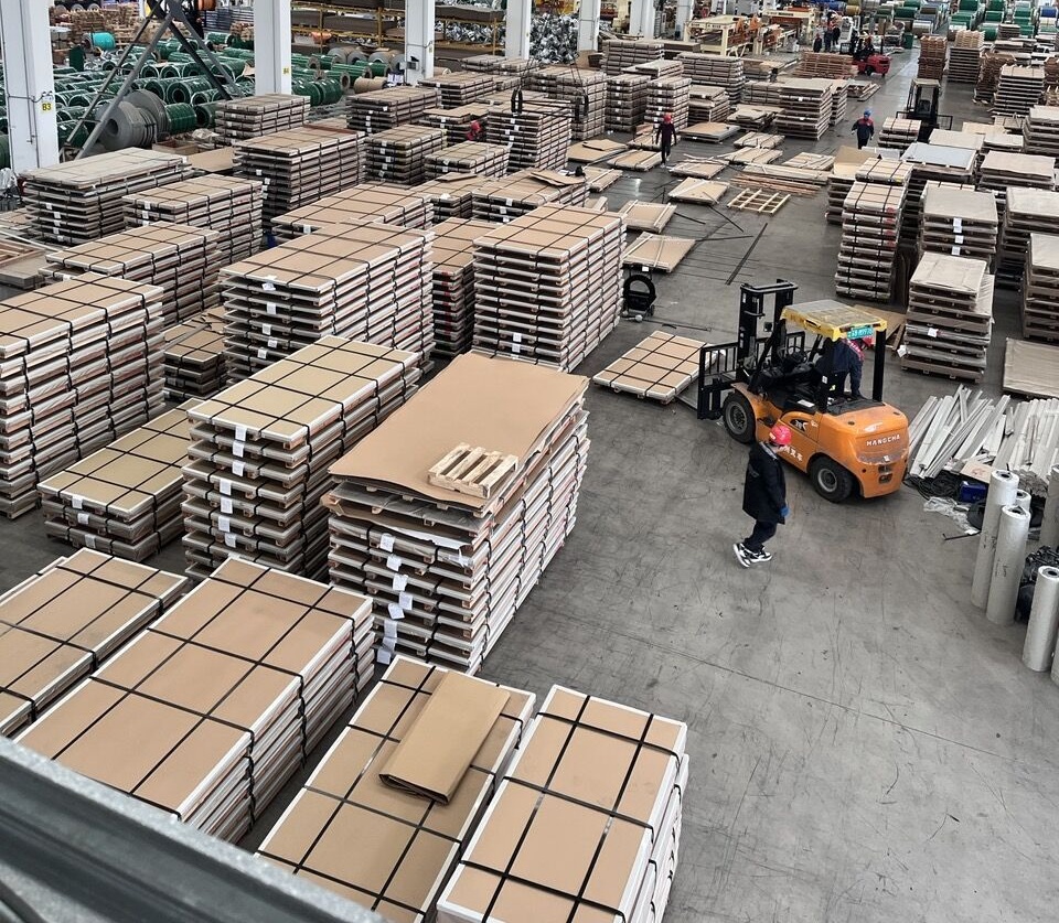 Export packaging and warehouse loading area
