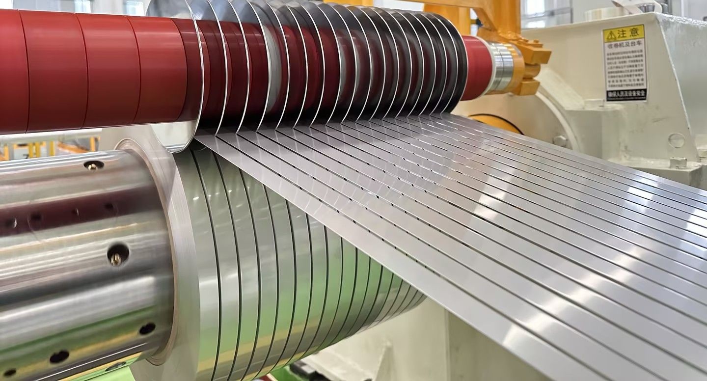 Aluminum strip slitting and cutting line